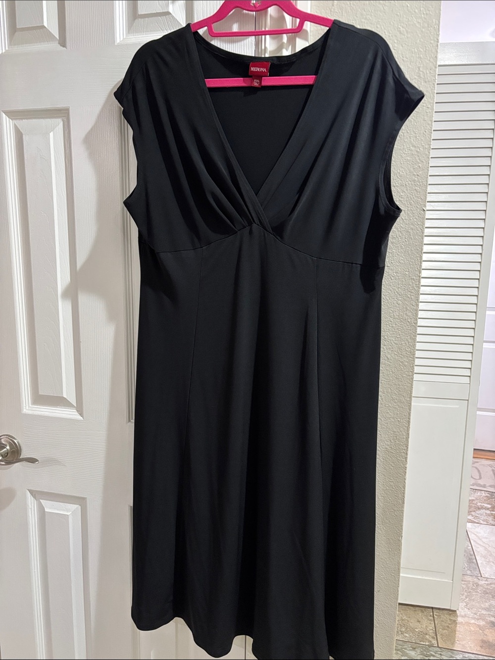 Merona Black V-Neck Cap Sleeve Midi Dress